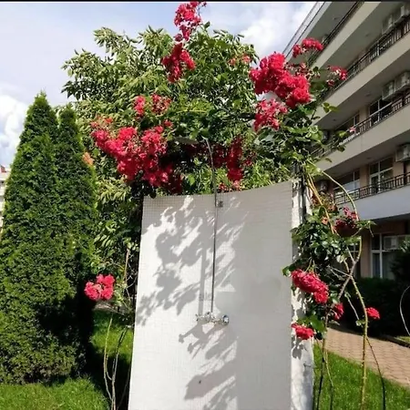 Apartment студио в затворен комплекс *